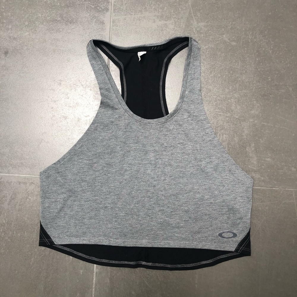 Oakley cropped top size S